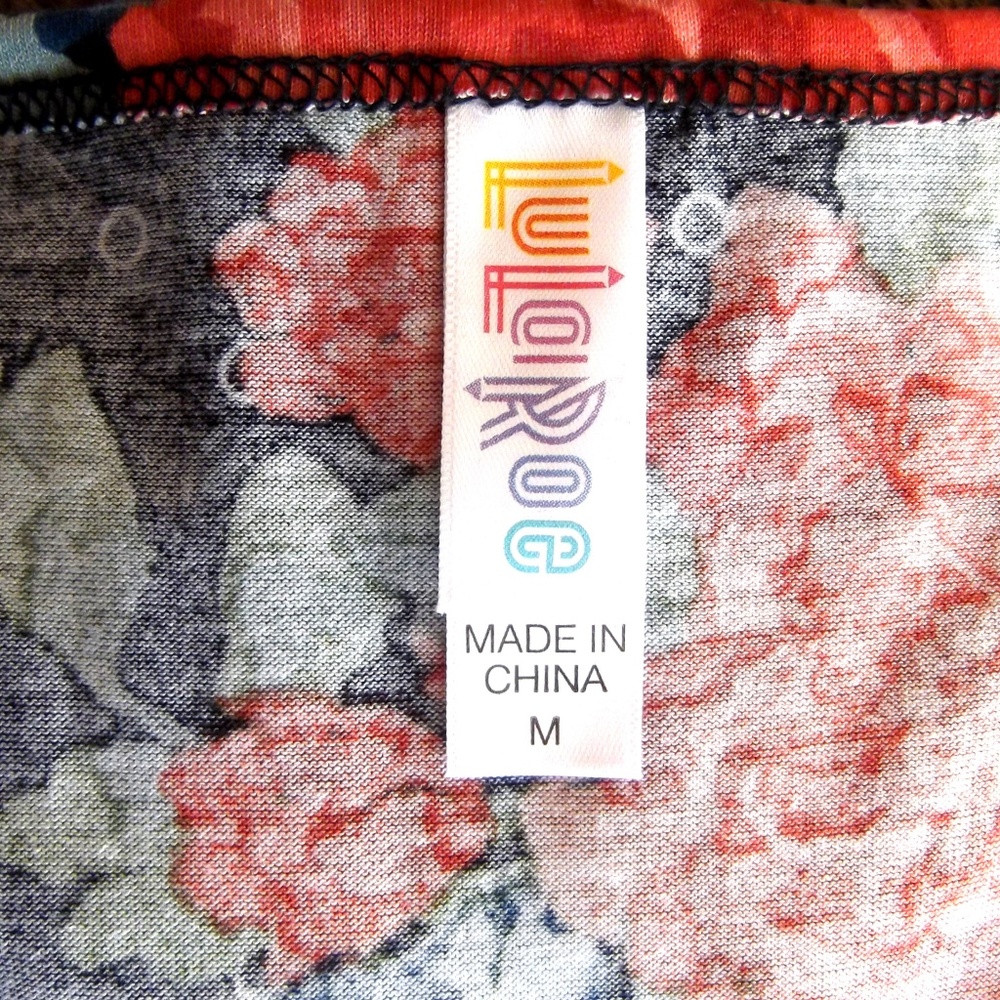 LulaRoe Floral Lynnae Top Size Medium - Picture 7 of 7